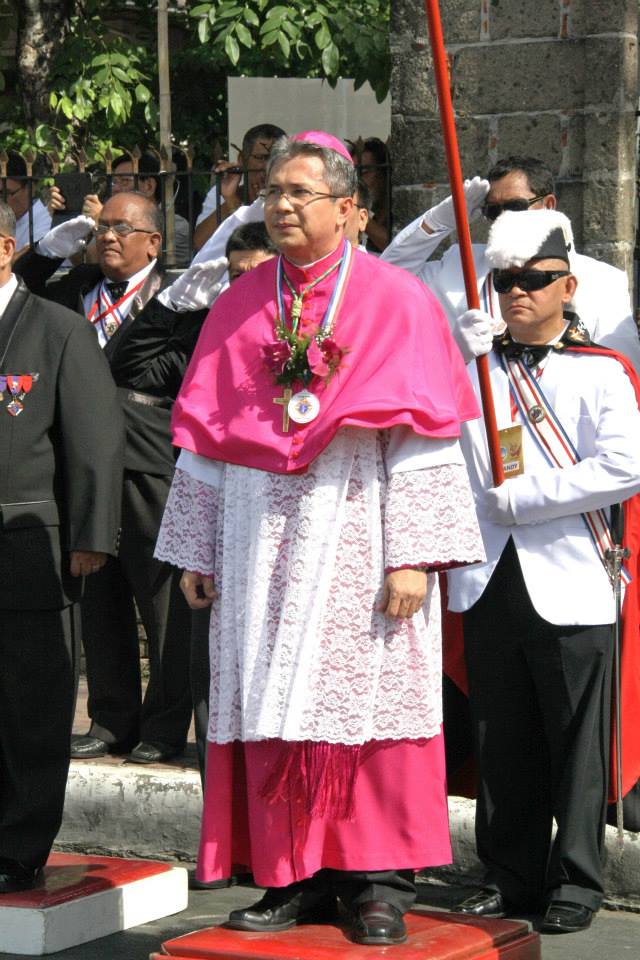 Welcoming Honors for Bishop Rey by the City Government (1)